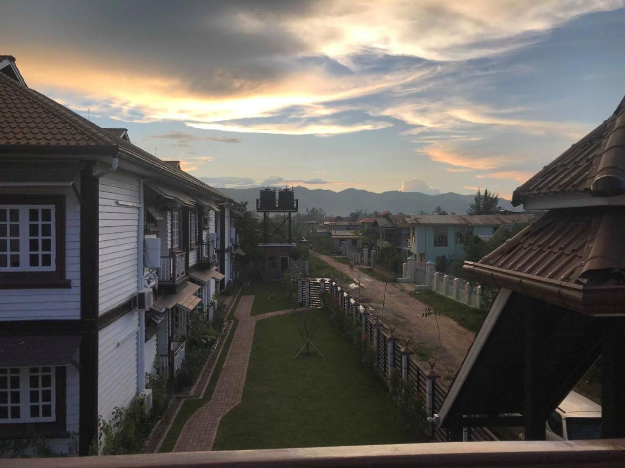 Silver Lake Hotel Nyaung Shwe Exterior photo